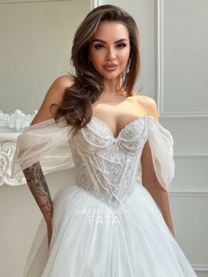 Кружево и бусы. Лукреция крылья