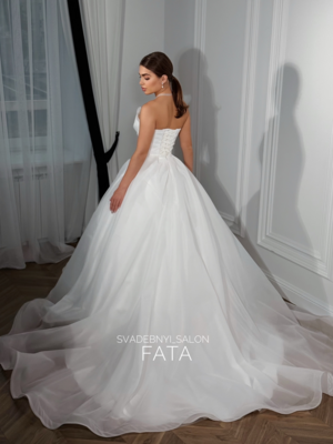 Органза со шлейфом. Никки