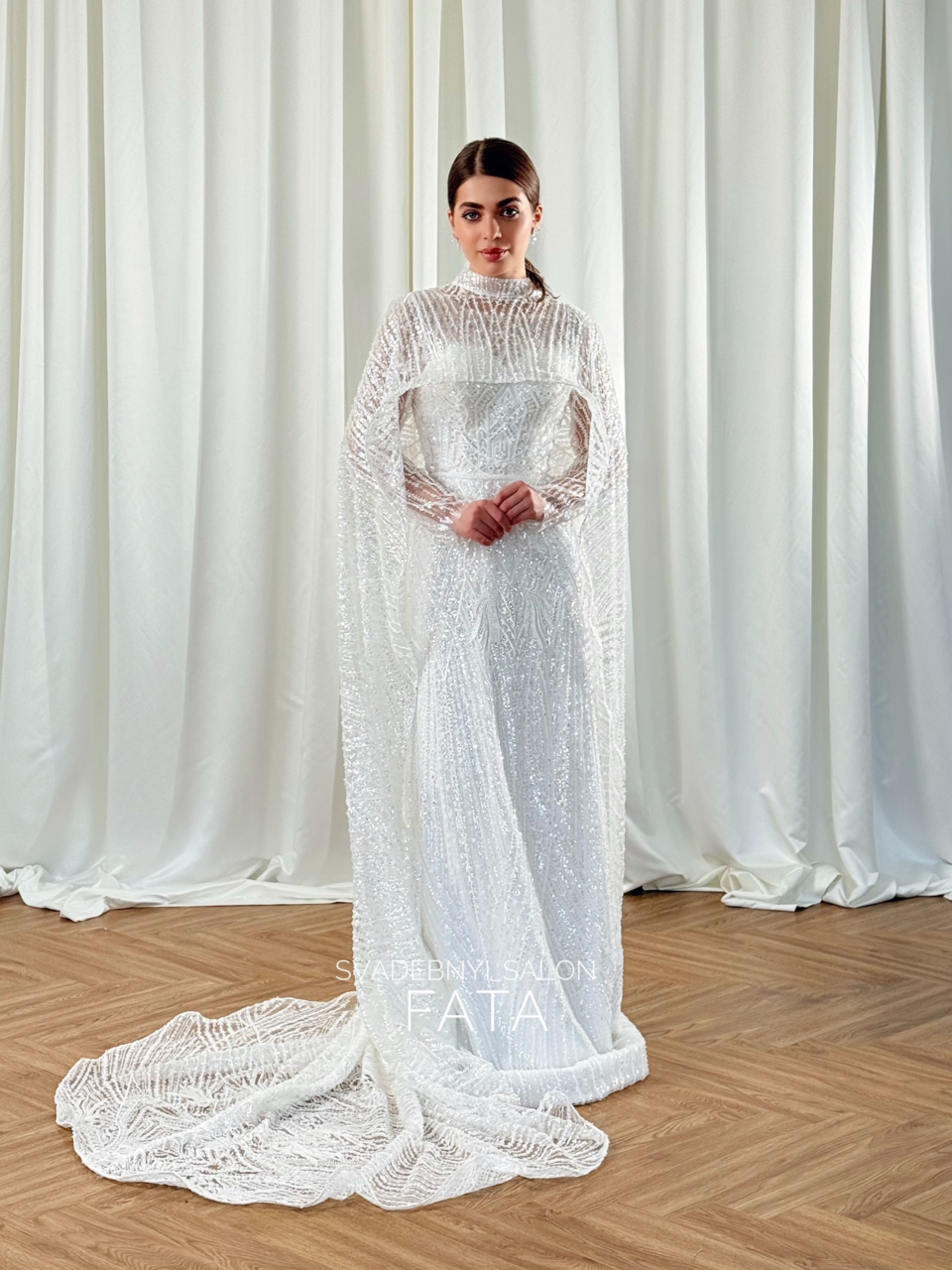 Расшитое паетками