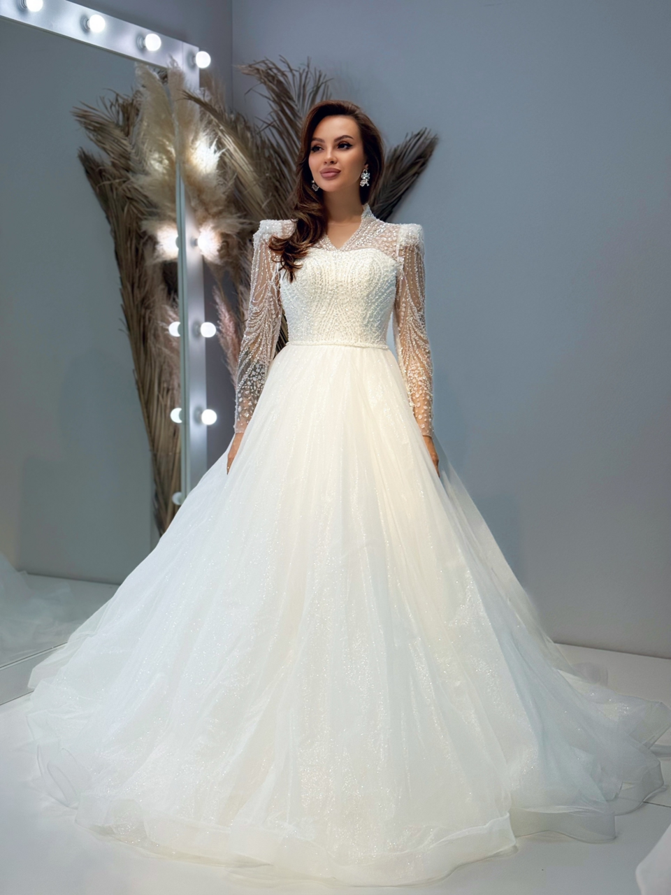 Расшитое кружево и блеск